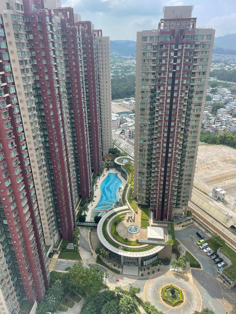元朗站零距離上蓋，出門即搭西鐵