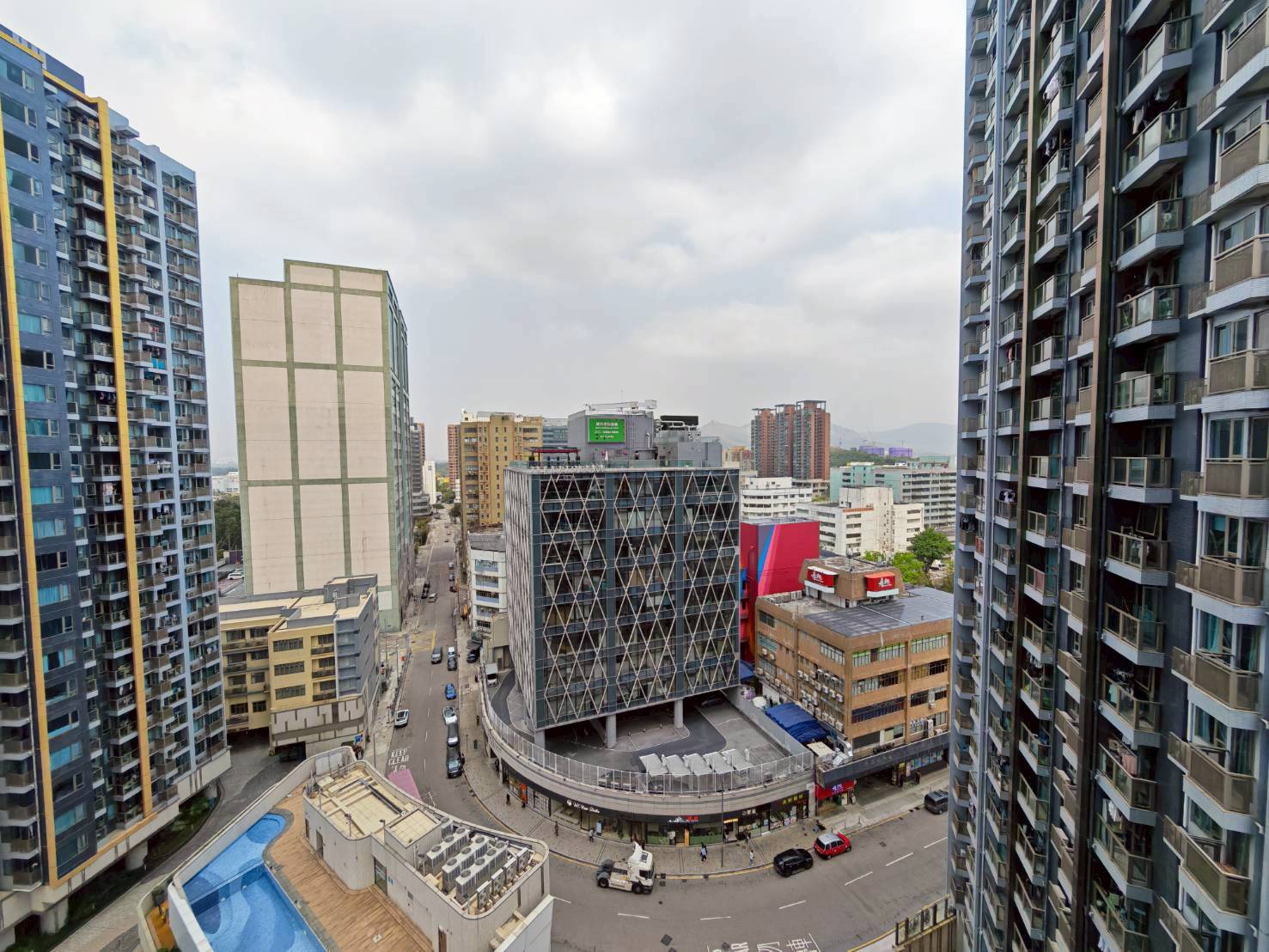 出門即入閘！朗屏8號優質1房，交通便利無可替代」