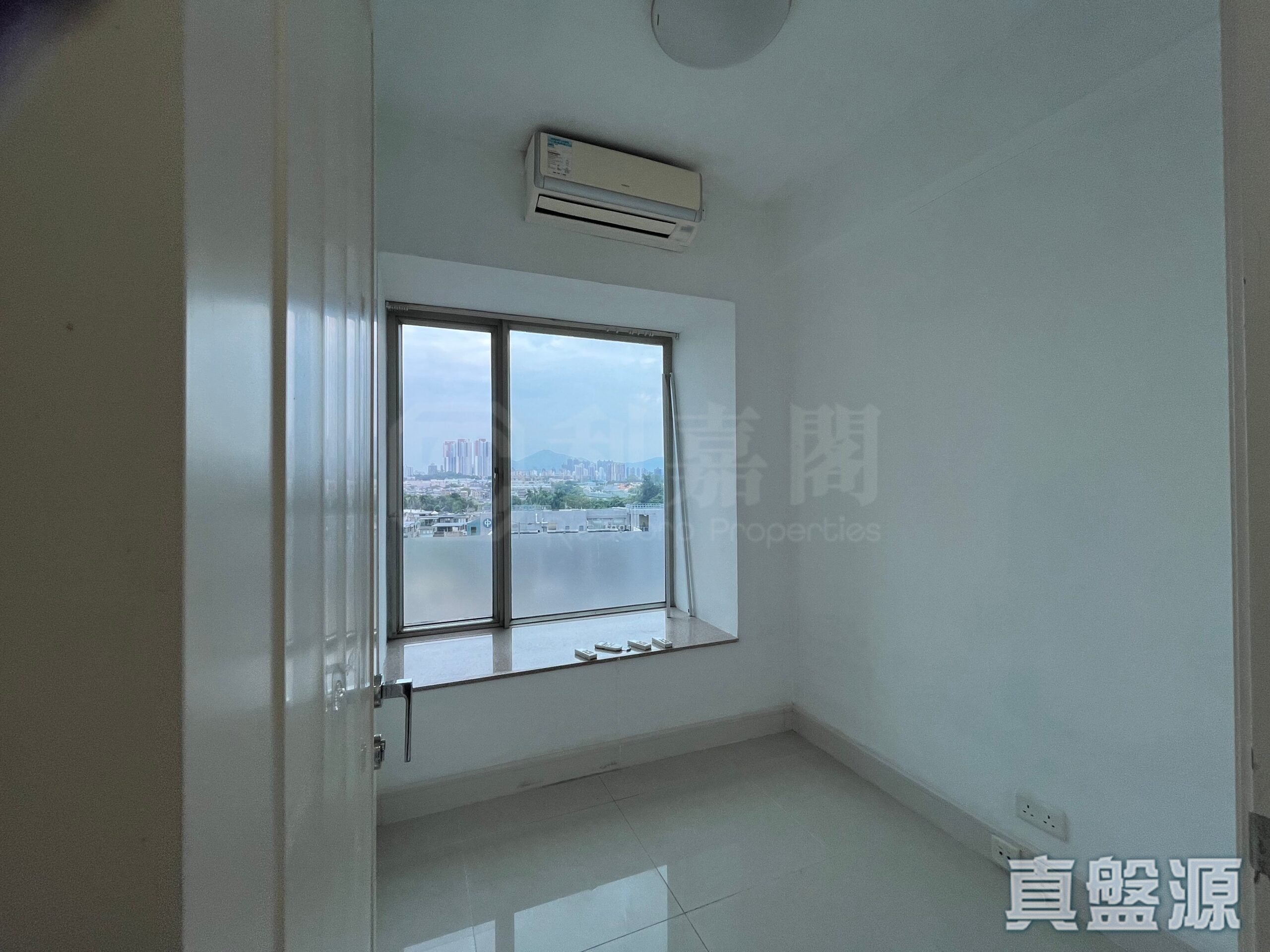 【尚城 可養小寵物優質大三房】中層 實用764呎 3房 租$16,000/月 - 元朗屋網 28YuenLong.com