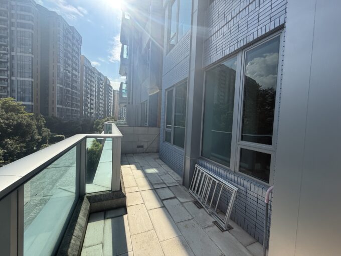 park yoho 兩房連平台 罕有特色單位 - 元朗屋網 28YuenLong.com