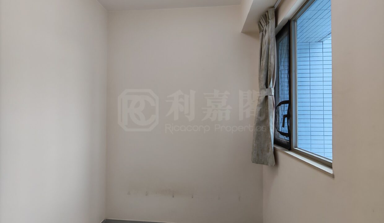 1f4fbfc9-9342-4d61-ac83-2d114661d77b.jpeg