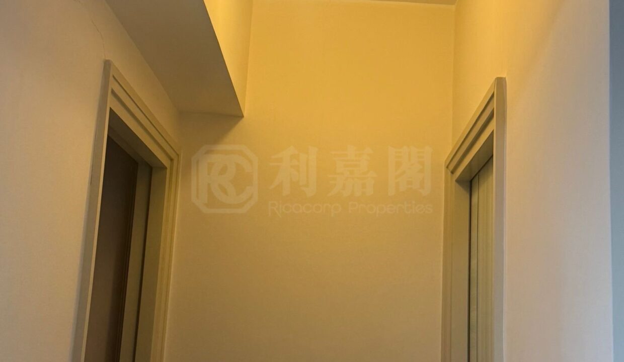 7a5e118b-ff79-48e2-9f2c-719b5c3e6b30.jpeg
