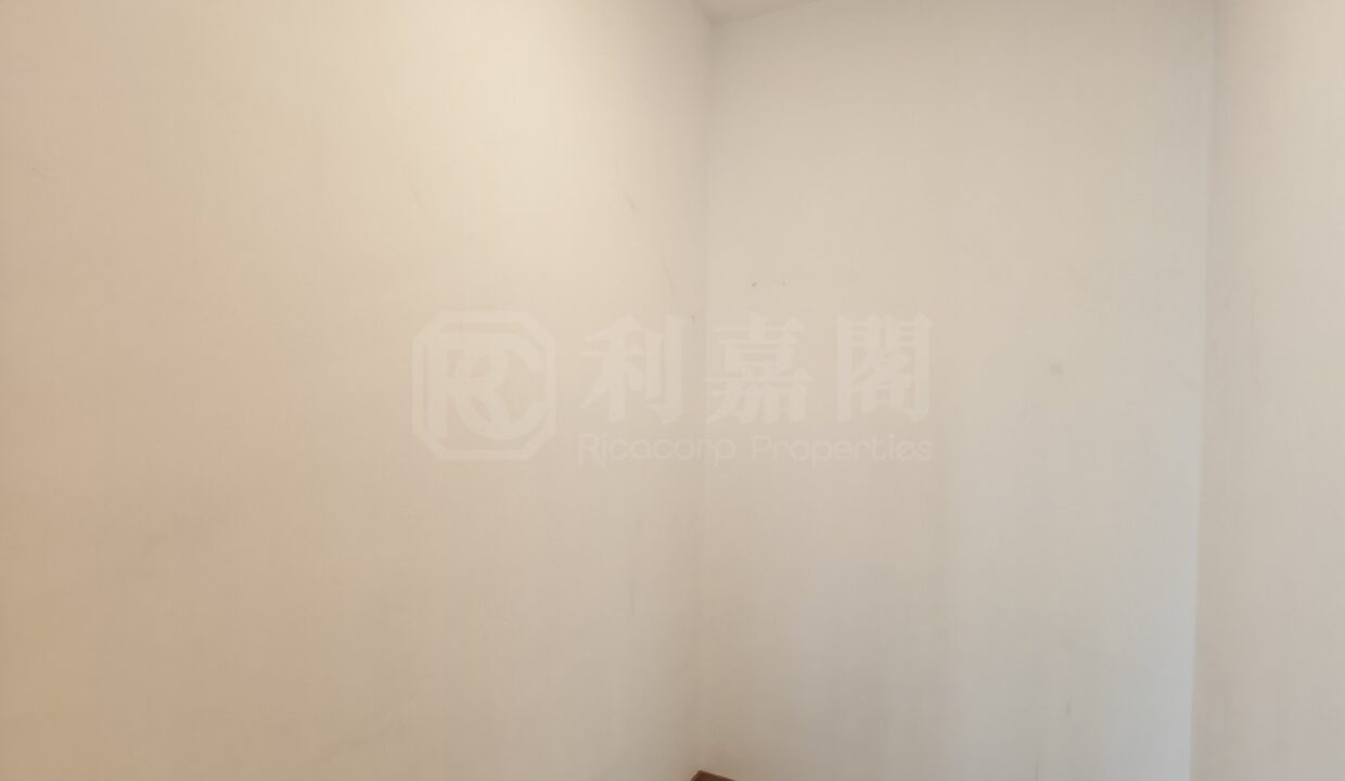 0f320762-1363-471a-bb44-89e81d74d531.jpeg