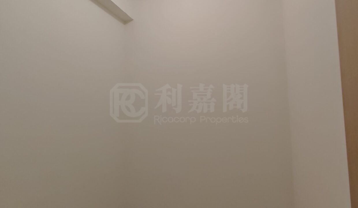 1b43c87d-5b9e-4912-841e-58d43c1fa977.jpeg