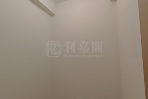1b43c87d-5b9e-4912-841e-58d43c1fa977.jpeg