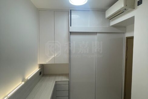 1de8c1fb-ffd4-4dce-891d-8bb379372646.jpeg