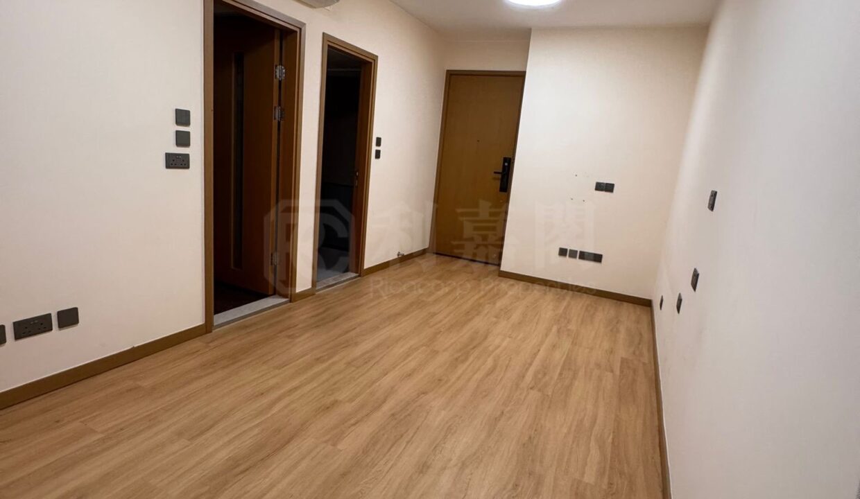39f37303-7c11-4260-9b64-6d82b6a5b0b4.jpeg