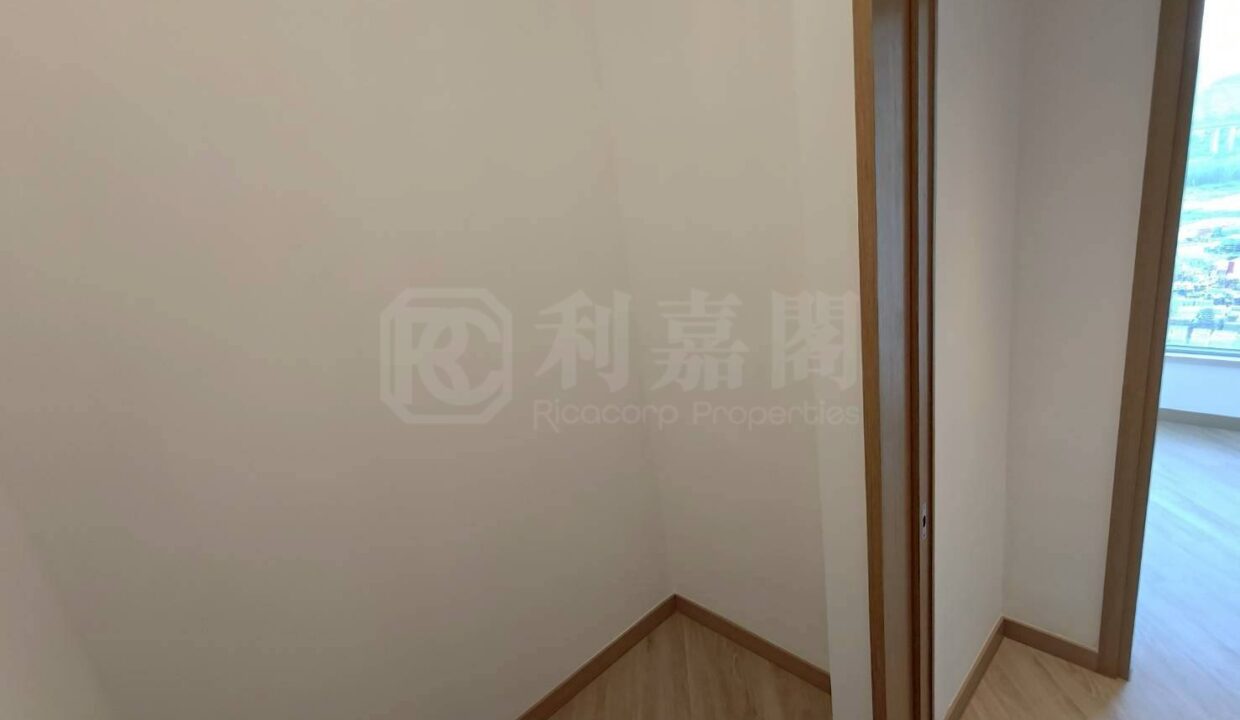 4d695488-3f9d-4c31-8275-324b6243766c.jpeg