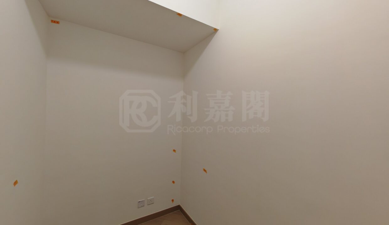 6b8f7b1e-63c8-4515-8bb1-6cd90b296b88.jpeg