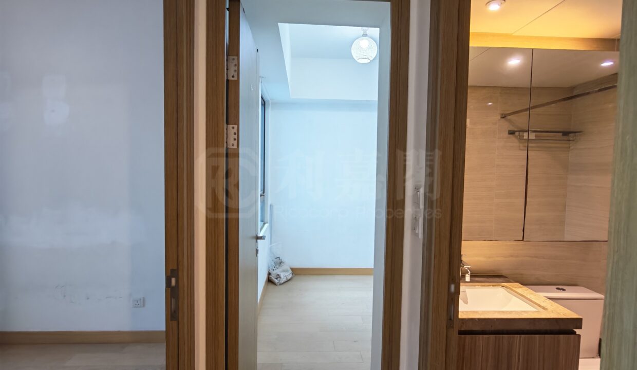 8930d286-d5a4-422b-8438-bc9332dfa3d0.jpeg