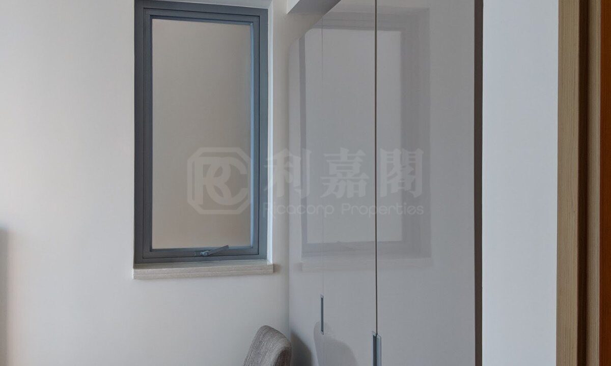9ca356a1-03ed-42ad-b27a-ed71c38db8a9.jpeg