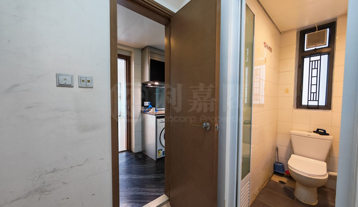 c386e489-6f6a-4673-a807-8557eedef45e-1.jpeg