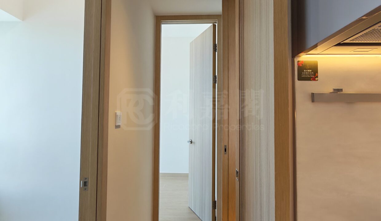 c65525e3-019d-4538-8002-f8f635e5c3f9-1.jpeg