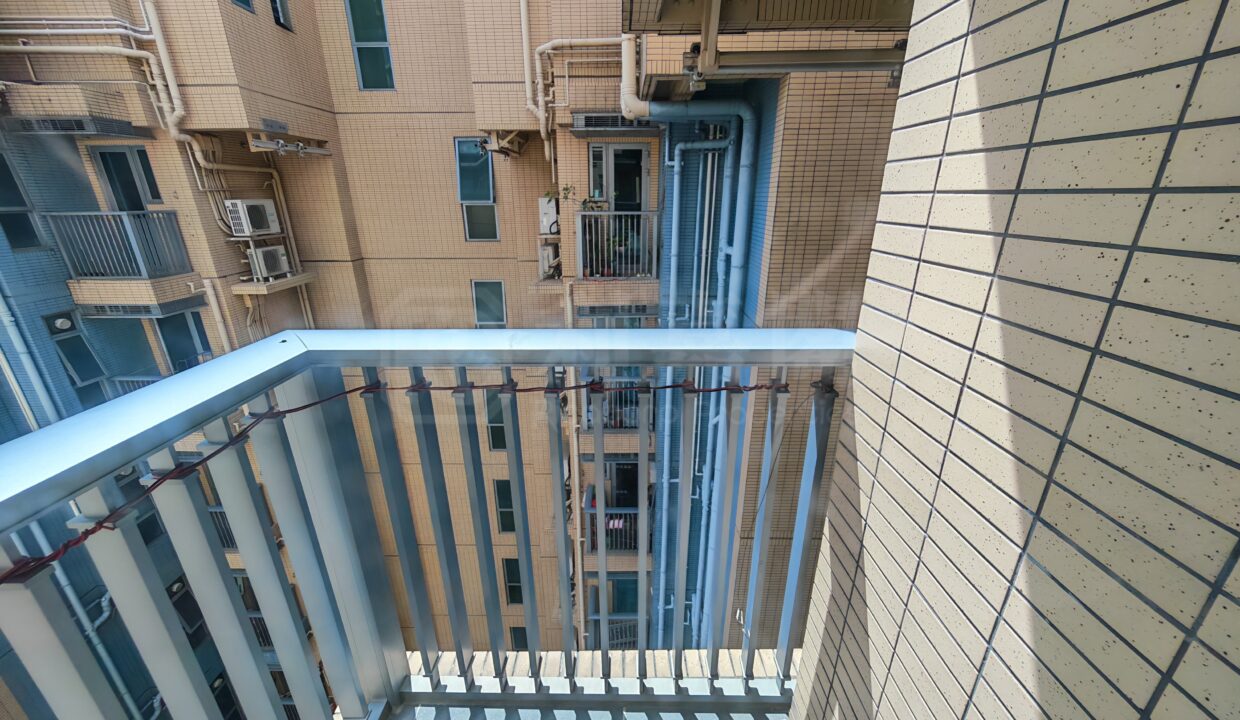d1db0ec3-e81c-44a9-b2bd-312e686597ae.jpeg