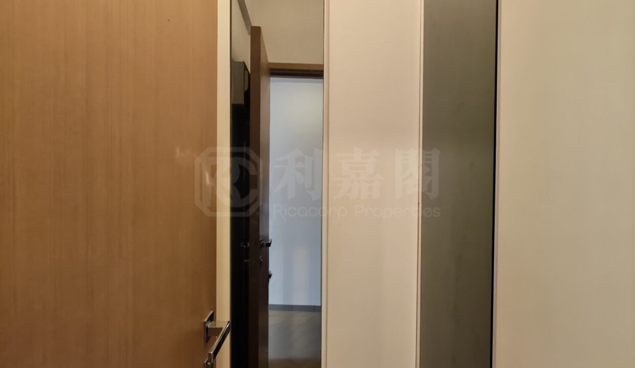 eaf1aef0-151b-4ba0-a6c4-9f56206752d5.jpeg