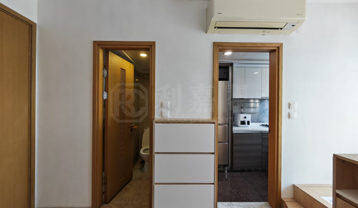 fe6153e4-2bd4-4890-8693-76c6419e4b57.jpeg