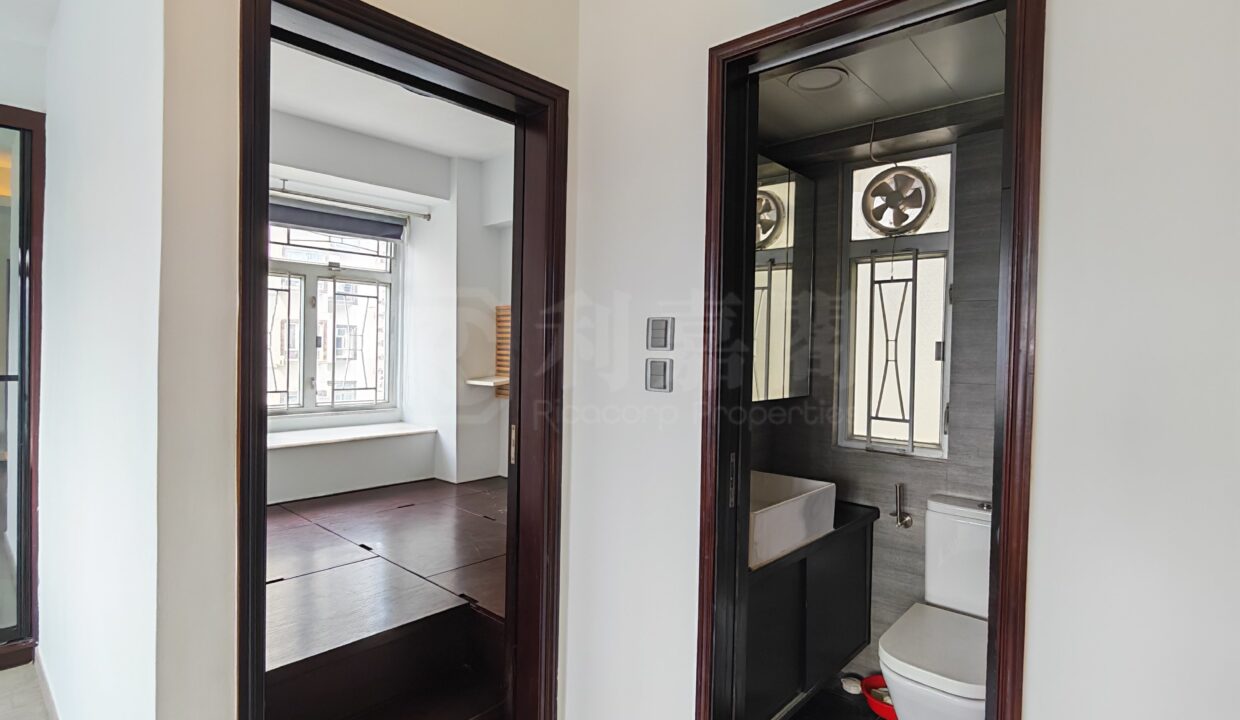 c532cc74-c0e0-4746-8670-3d410387df54.jpeg
