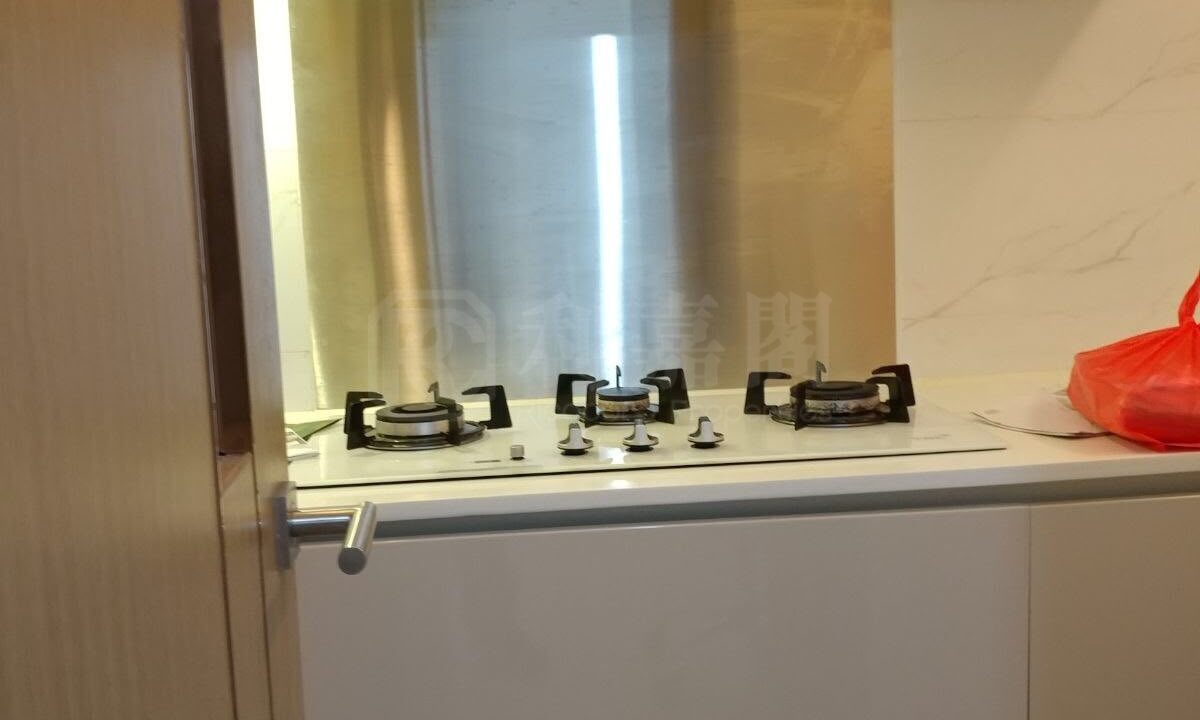 e458781c-efbb-4dc0-af2d-53aa857278e9.jpeg