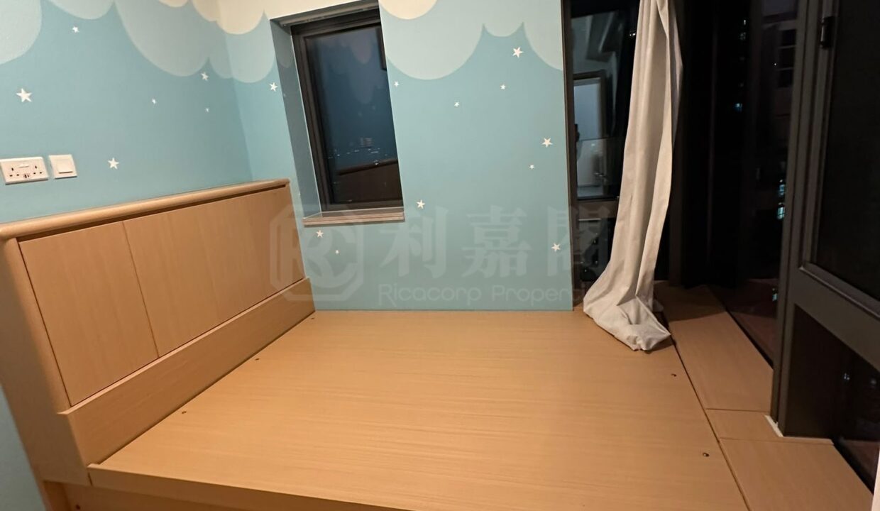 f1528368-1b8b-4505-acff-8770605c53c0.jpeg