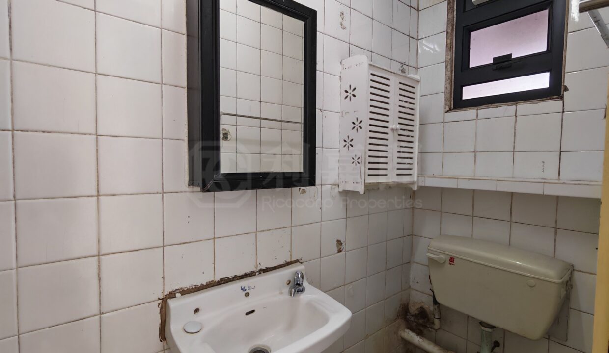 0a6a0270-2a29-42b2-8581-ca3a1bdb9539.jpeg