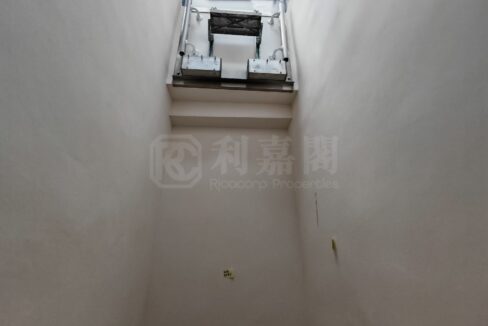 0e2ef6fd-5ce8-40e7-b4a1-f59988590634.jpeg