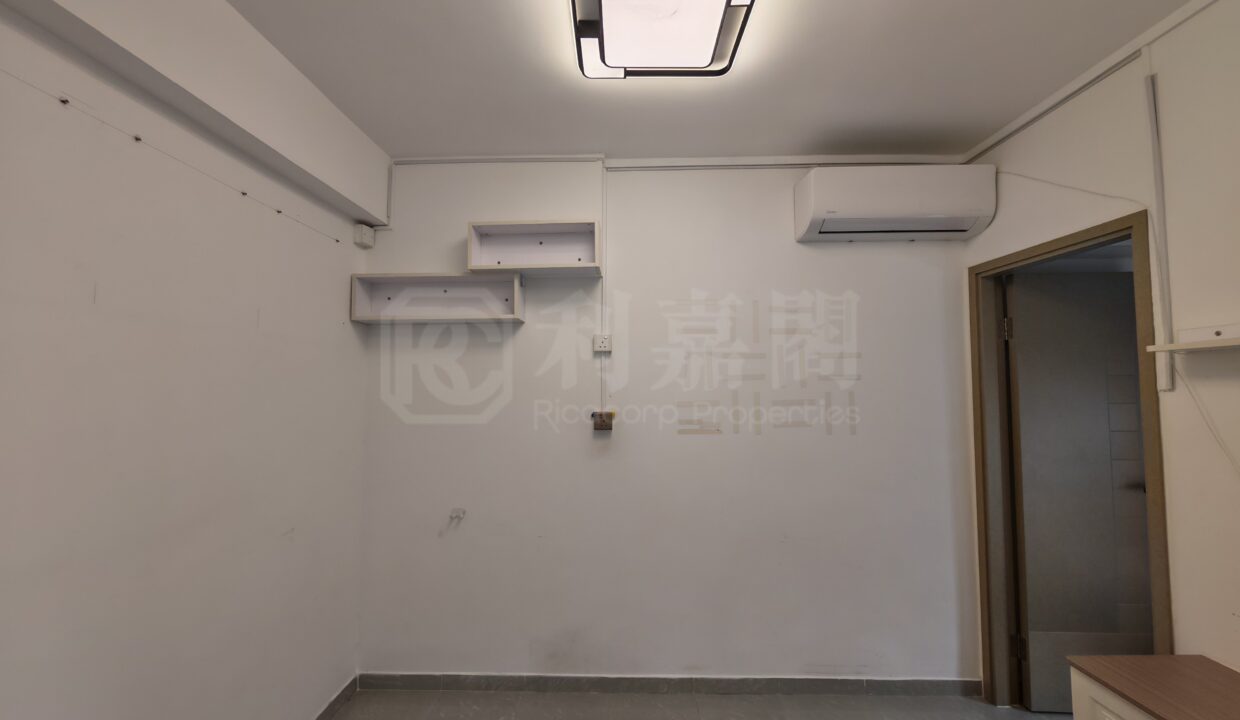 57f04800-513f-4ae9-92d1-2ba00269eef5.jpeg