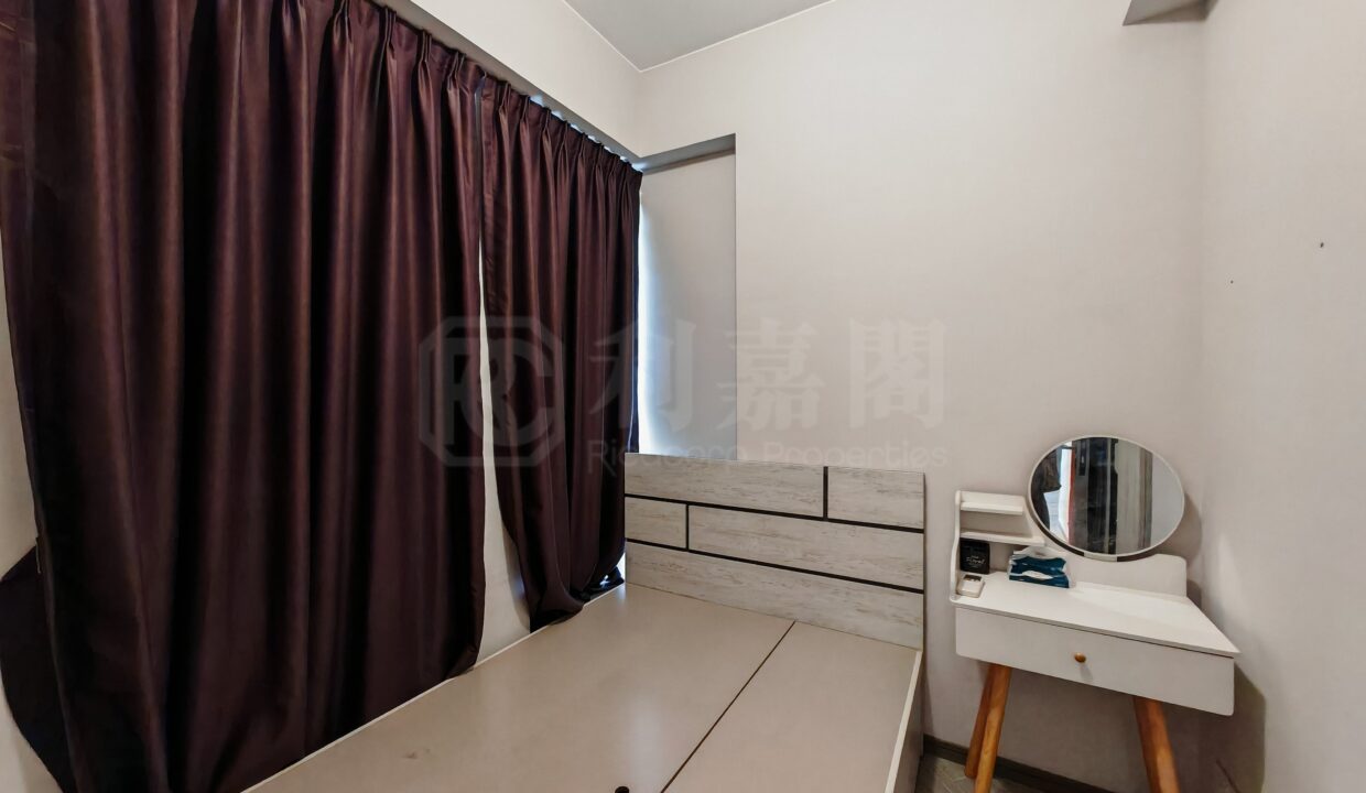 5e176a54-84ca-493e-8cb0-fc3d70cc3029.jpeg