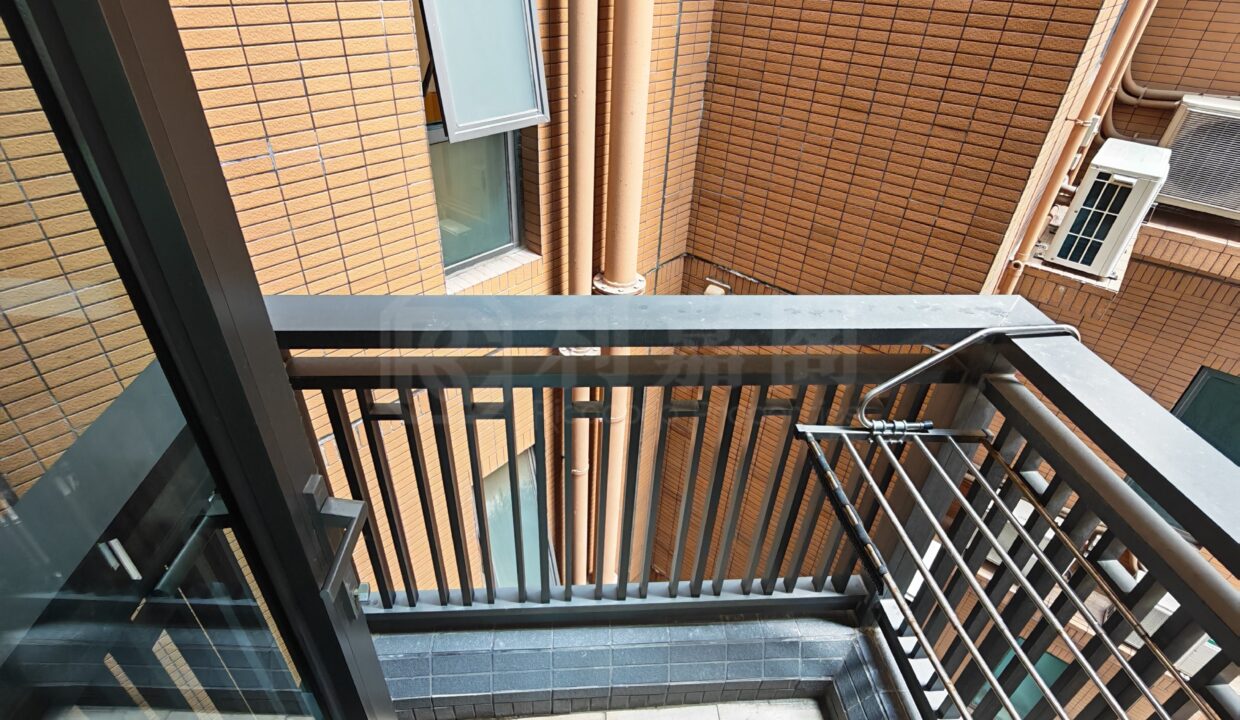 6ebd6578-1abd-45fb-a744-c2bb10b4459d-1.jpeg