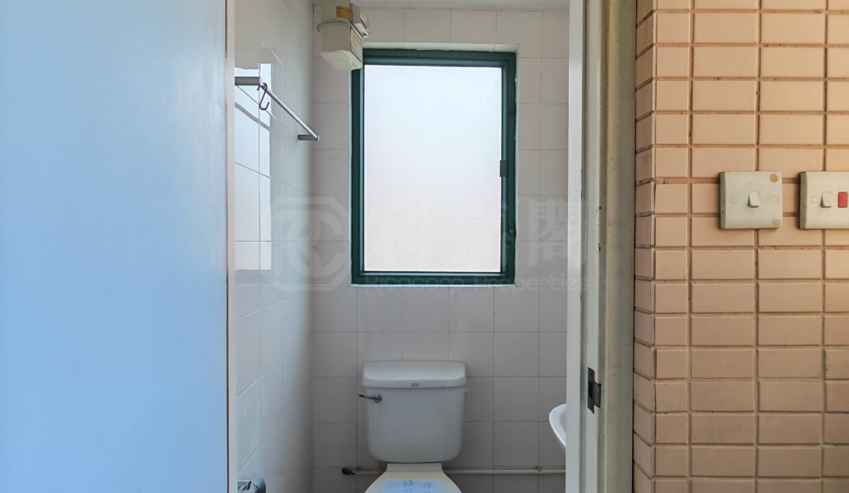 9642f51c-5950-4529-b141-d79f79019bd9-2.jpeg