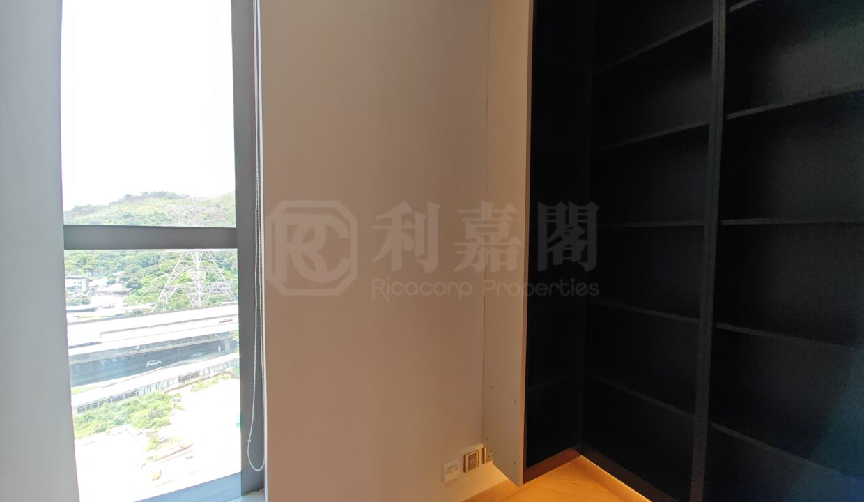 ccf1ff43-5852-4934-b26a-fe9c923aa4af.jpeg