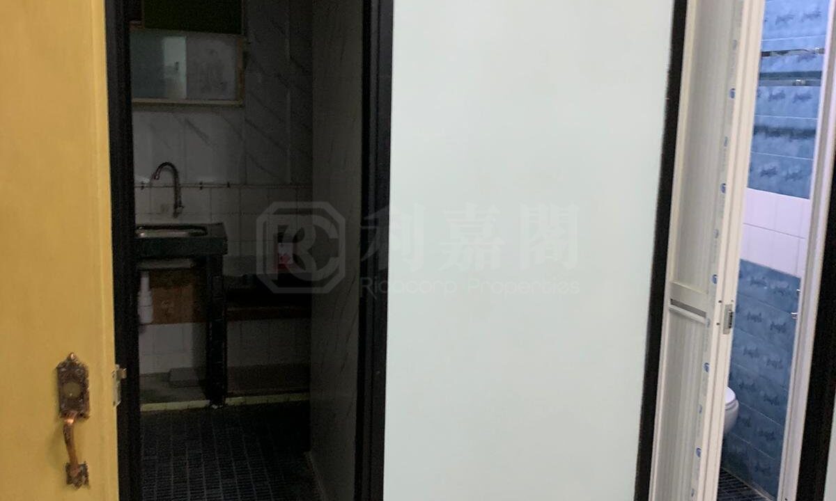 ea686ab0-6f32-44e0-80b1-9b758835a1e1.jpeg