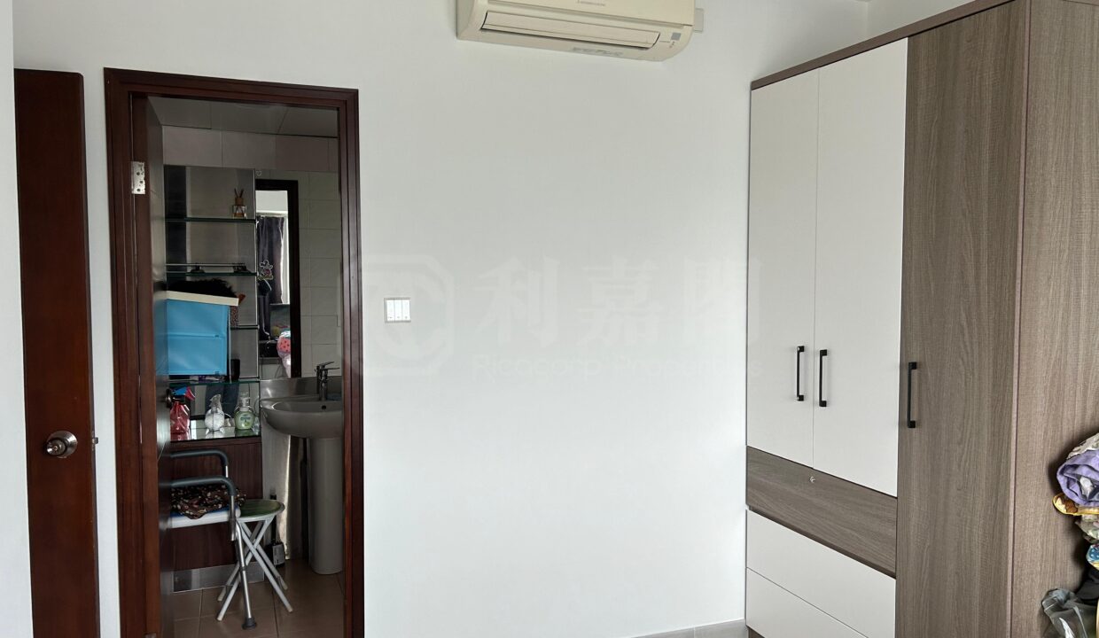 eb302f69-425d-4a5c-9a18-6df47d322140.jpeg