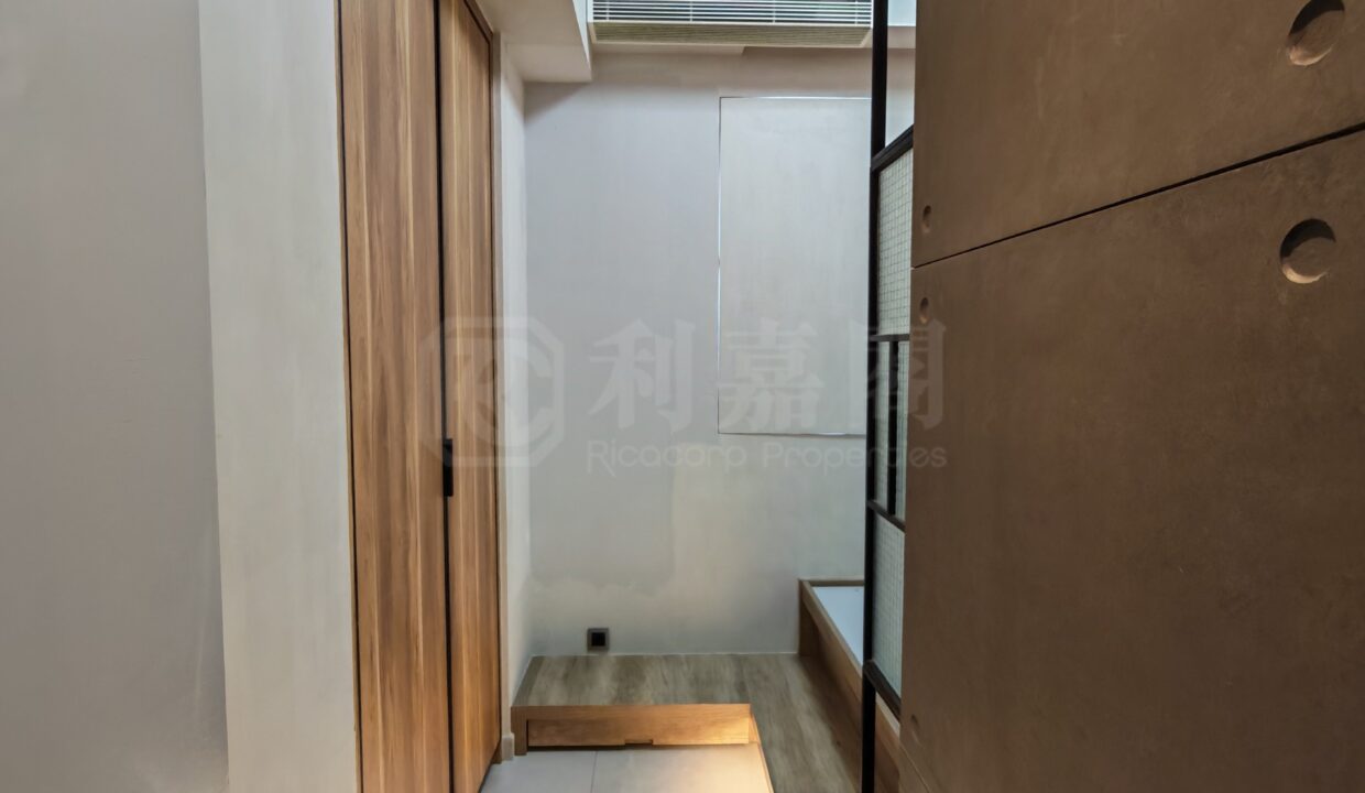 f029d736-ad9c-4d05-b91a-cbf166391d23-1.jpeg
