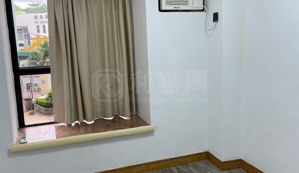 f42a2c2b-6b38-432c-a514-5d9920dea2d4-3.jpeg