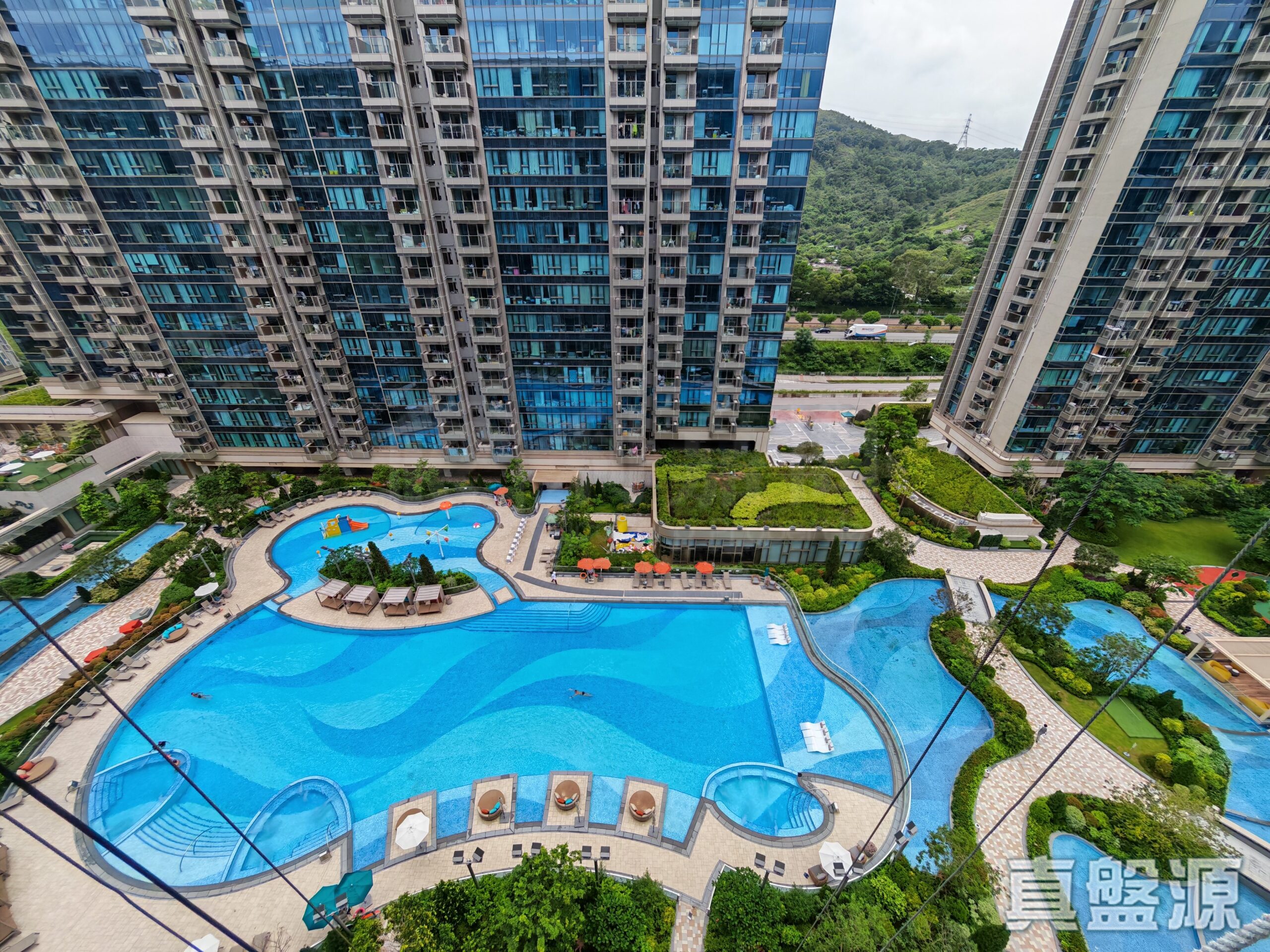 【港鐵錦上路站上蓋 柏瓏 8座 831呎巨型四房套】 - 元朗屋網 28YuenLong.com