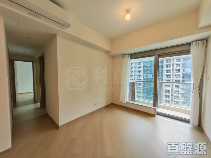 柏瓏 6座 中層星級大三房連套房 實用732呎 租$31,000/月！港鐵錦上路站正上蓋地標新盤 - 元朗屋網 28YuenLong.com