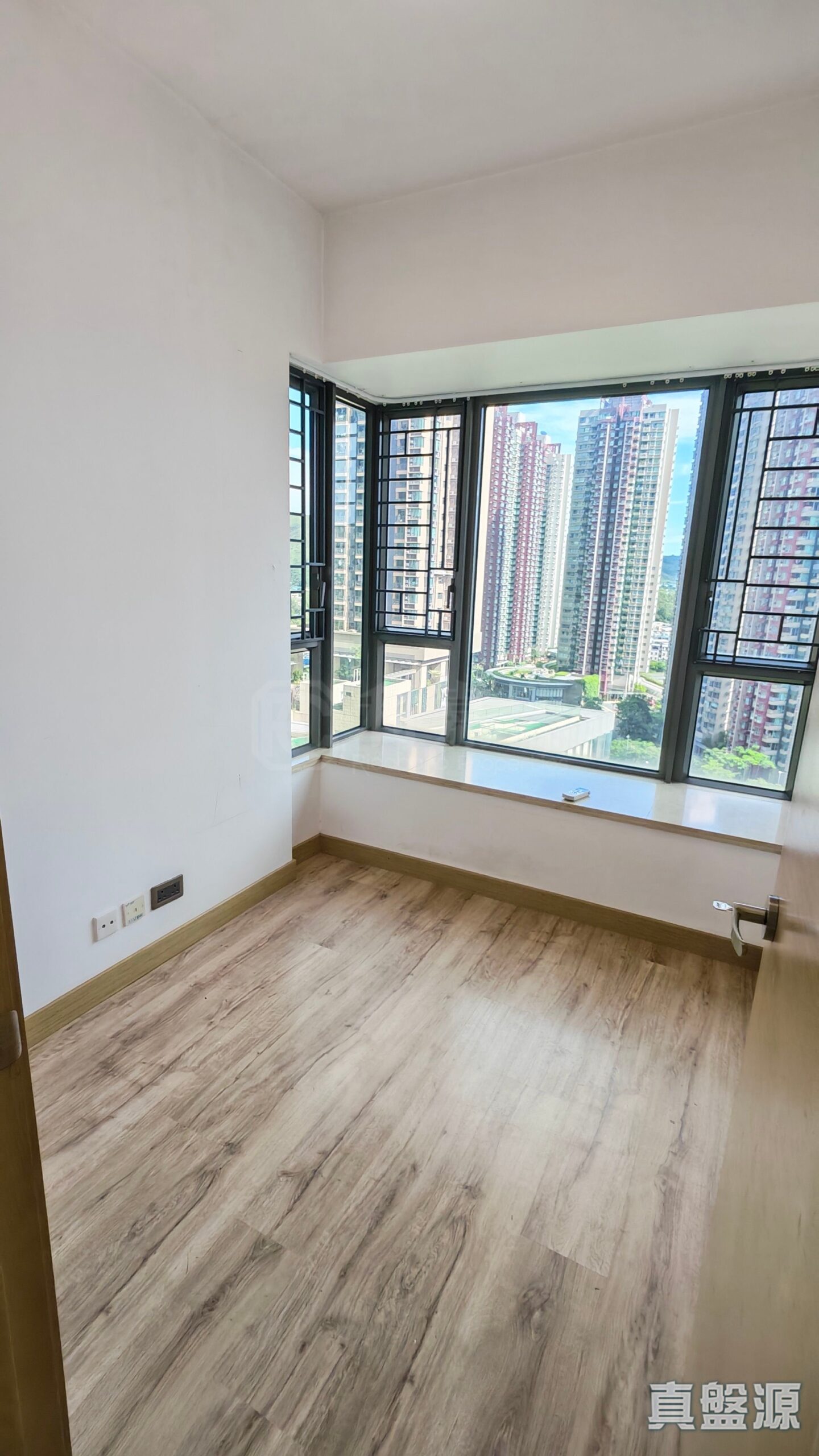 3房Yoho大型屋宛放實用租盤，企理裝修 - 元朗屋網 28YuenLong.com