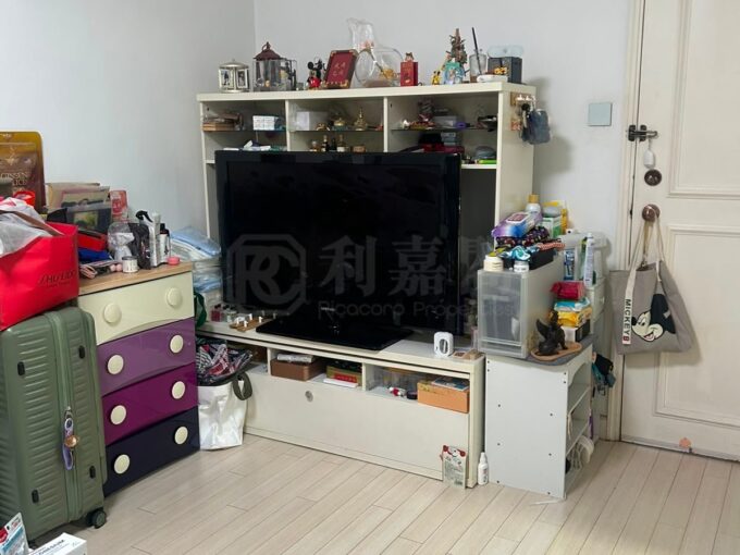 新元中中層內園池景2房梗廚光廁$687萬走起 - 元朗屋網 28YuenLong.com