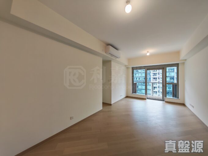 柏瓏1B期4房企理裝修，內園池景$1400萬 - 元朗屋網 28YuenLong.com