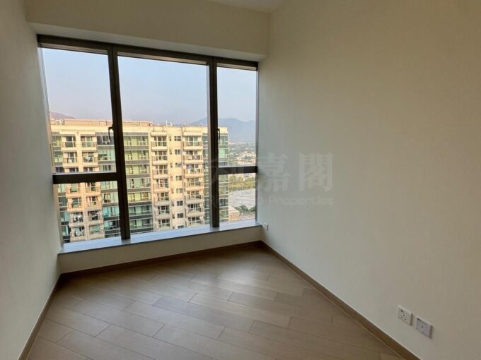 千金難買東北！柏瓏1A期3房中層$1300萬 - 元朗屋網 28YuenLong.com